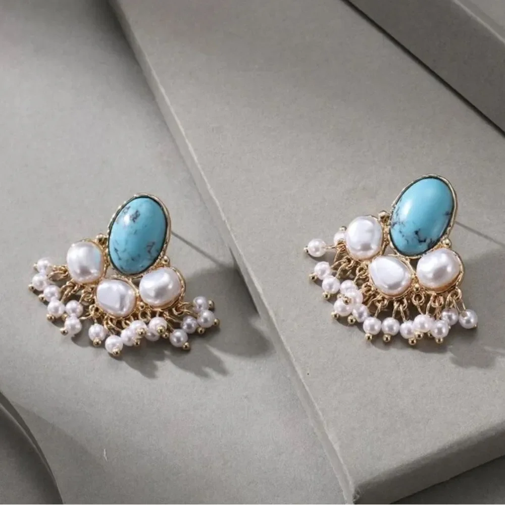 Turquoise stone earrings A27